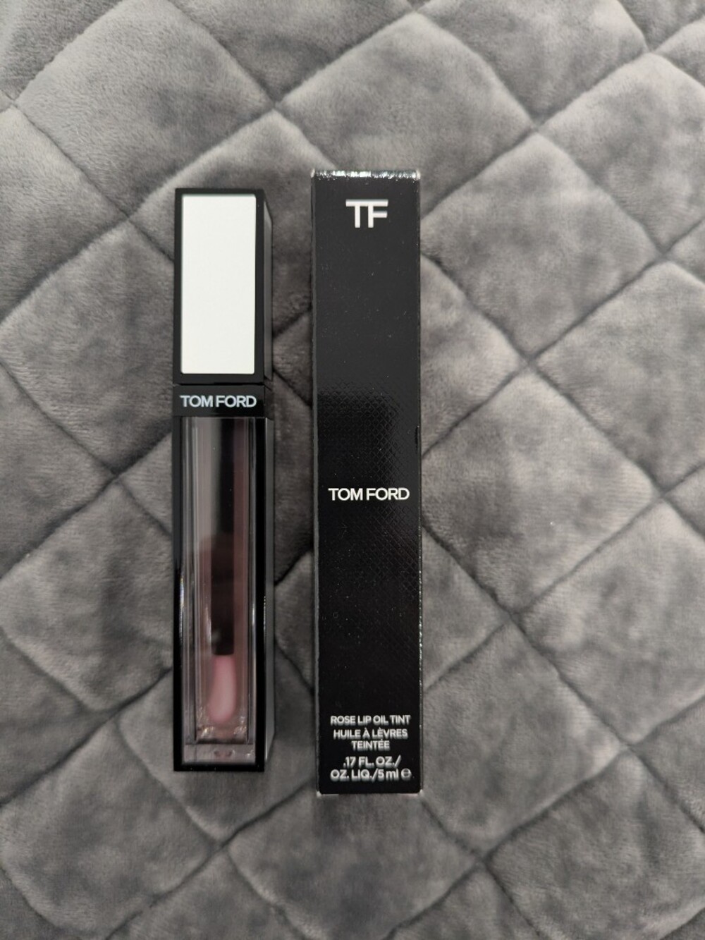 Tom Ford Lip Oil Tint in Glossy Light Pink with Black Case